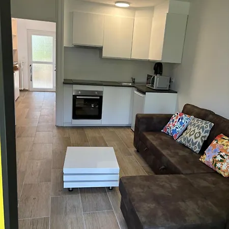 De Lux , 3 Borders , Free Parking , * Kelmis